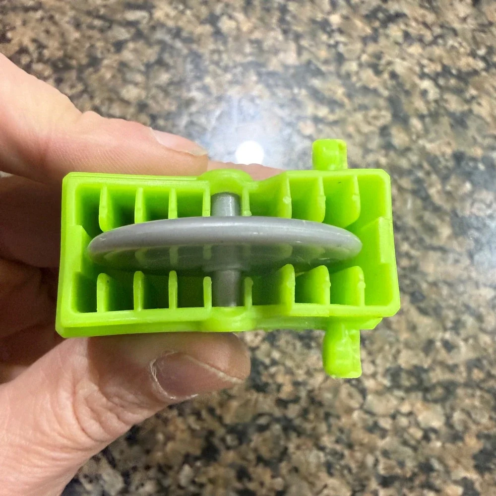 Play‎ Dough Green Pizza Cutter Wheel Replacement Part